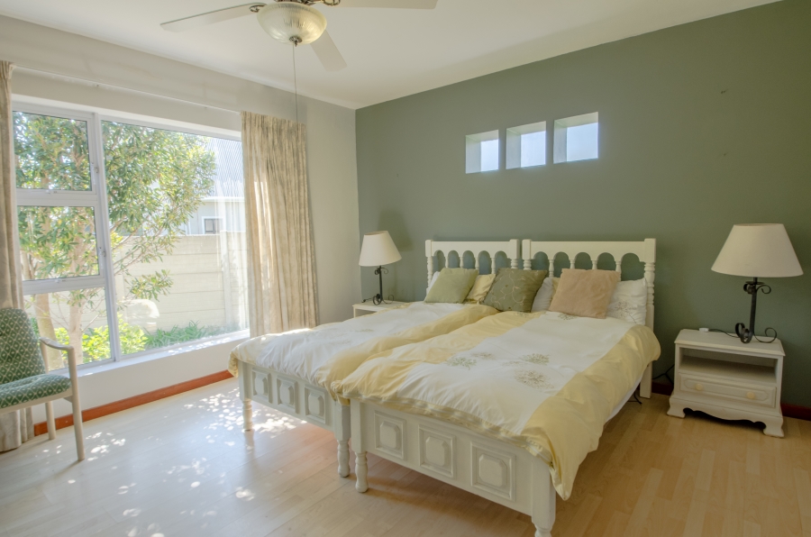 4 Bedroom Property for Sale in Pringle Bay Western Cape